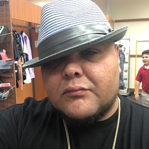 Meet your Posher, Jon - Picture 3 of 6